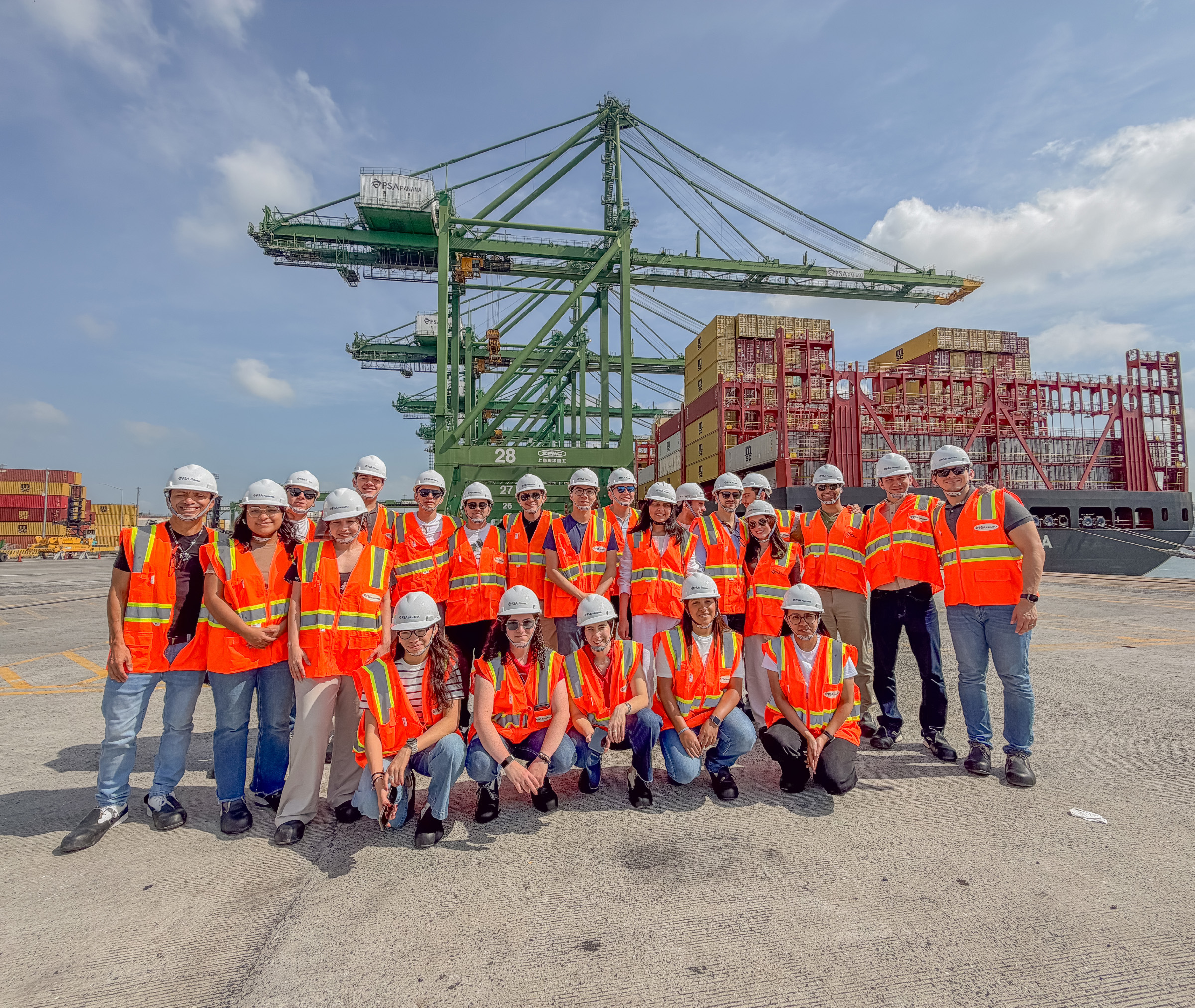 Participantes del Study Tour a Panamá de Ingeniería Empresarial en 2026.